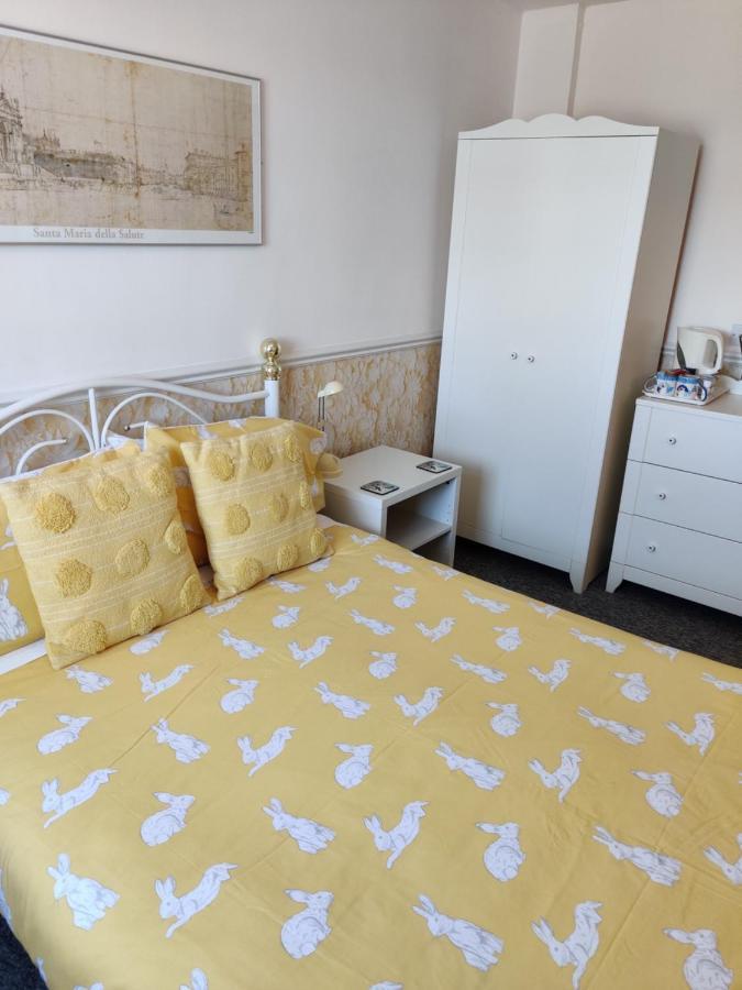 فلمبوروو Cameron Court B&B المظهر الخارجي الصورة
